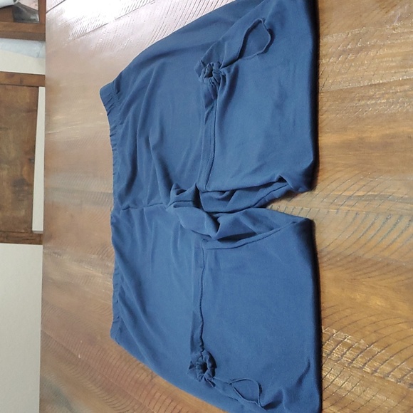 Capris - Picture 3 of 4